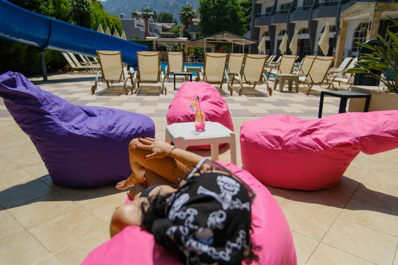 Hotel Club Selen İçmeler Extérieur photo